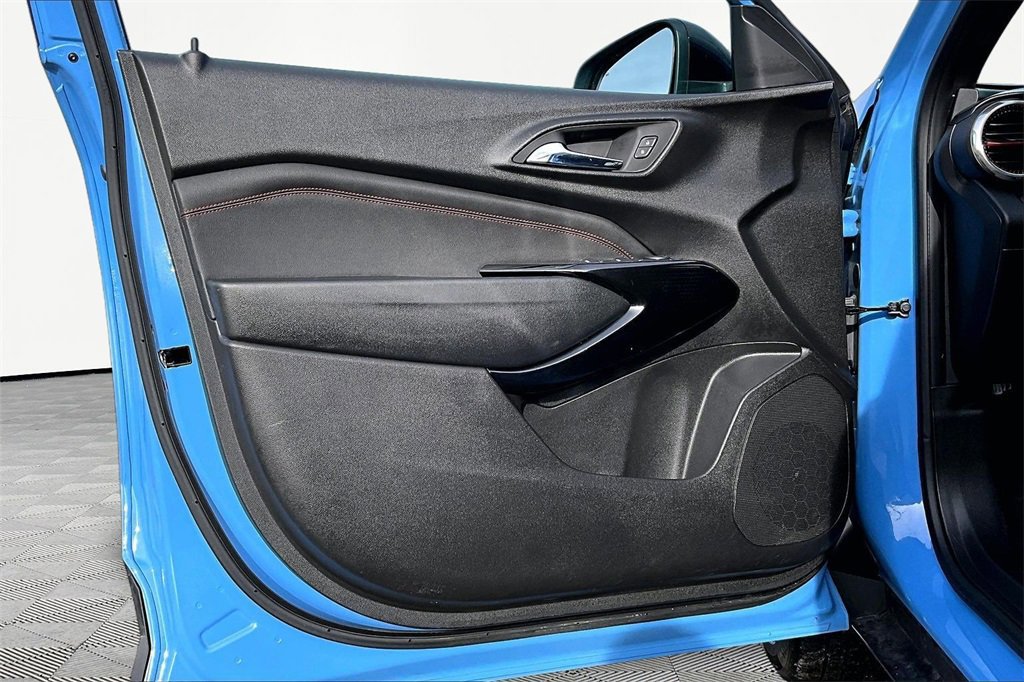 Used 2024 Chevrolet Trax RS w/ Driver Confidence Package image 23