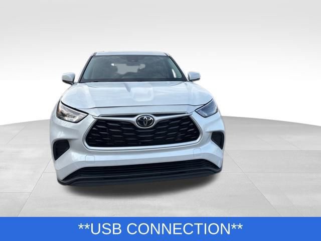 Used 2023 Toyota Highlander L image 7