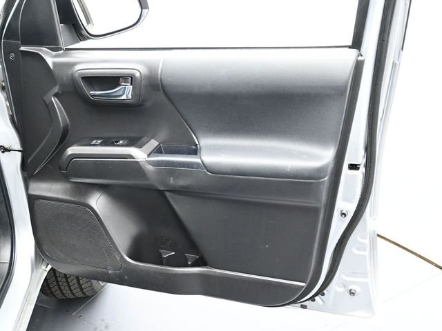 Used 2023 Toyota Tacoma TRD Off-Road w/ Technology Package AWD/4WD image 29