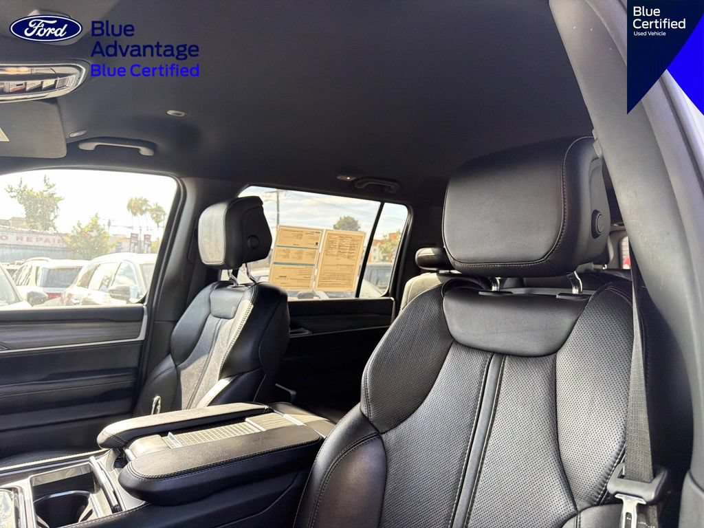 Used 2024 Jeep Wagoneer Series II w/ Flexible Seating Group AWD/4WD image 19
