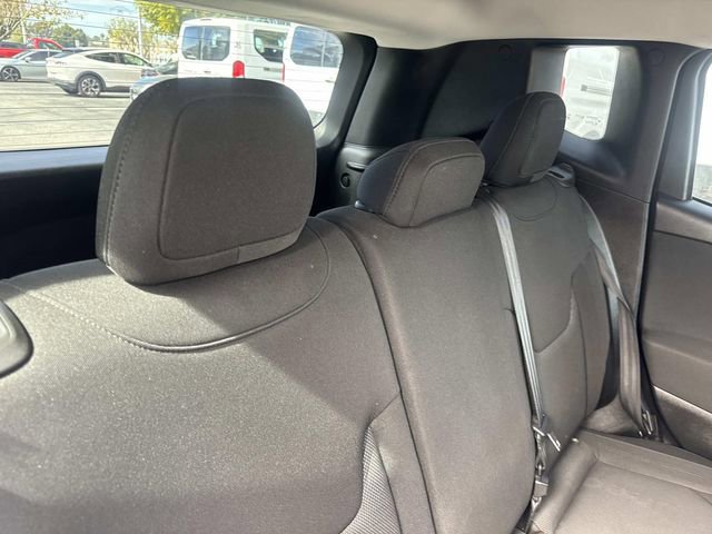 Used 2017 Jeep Renegade Latitude image 34