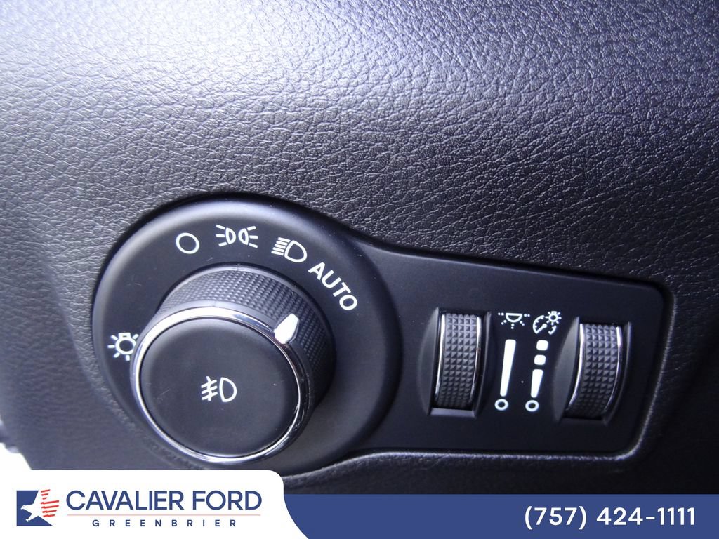 Used 2023 Jeep Compass Latitude w/ Sun and Sound Group AWD/4WD image 17