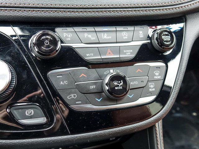 Used 2024 Chrysler Pacifica Pinnacle AWD/4WD image 20