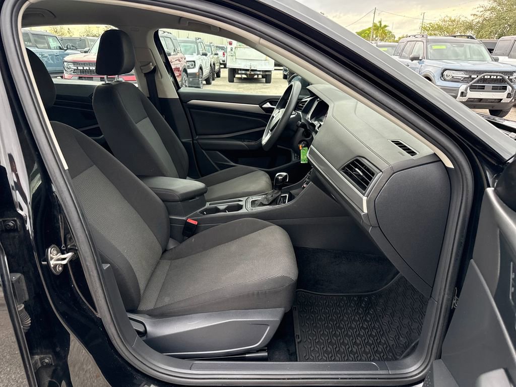 Used 2021 Volkswagen Jetta S w/ Driver Assistance Package image 21