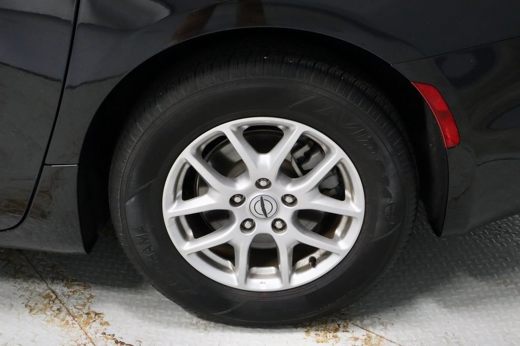 Used 2025 Chrysler Pacifica Select FWD image 18