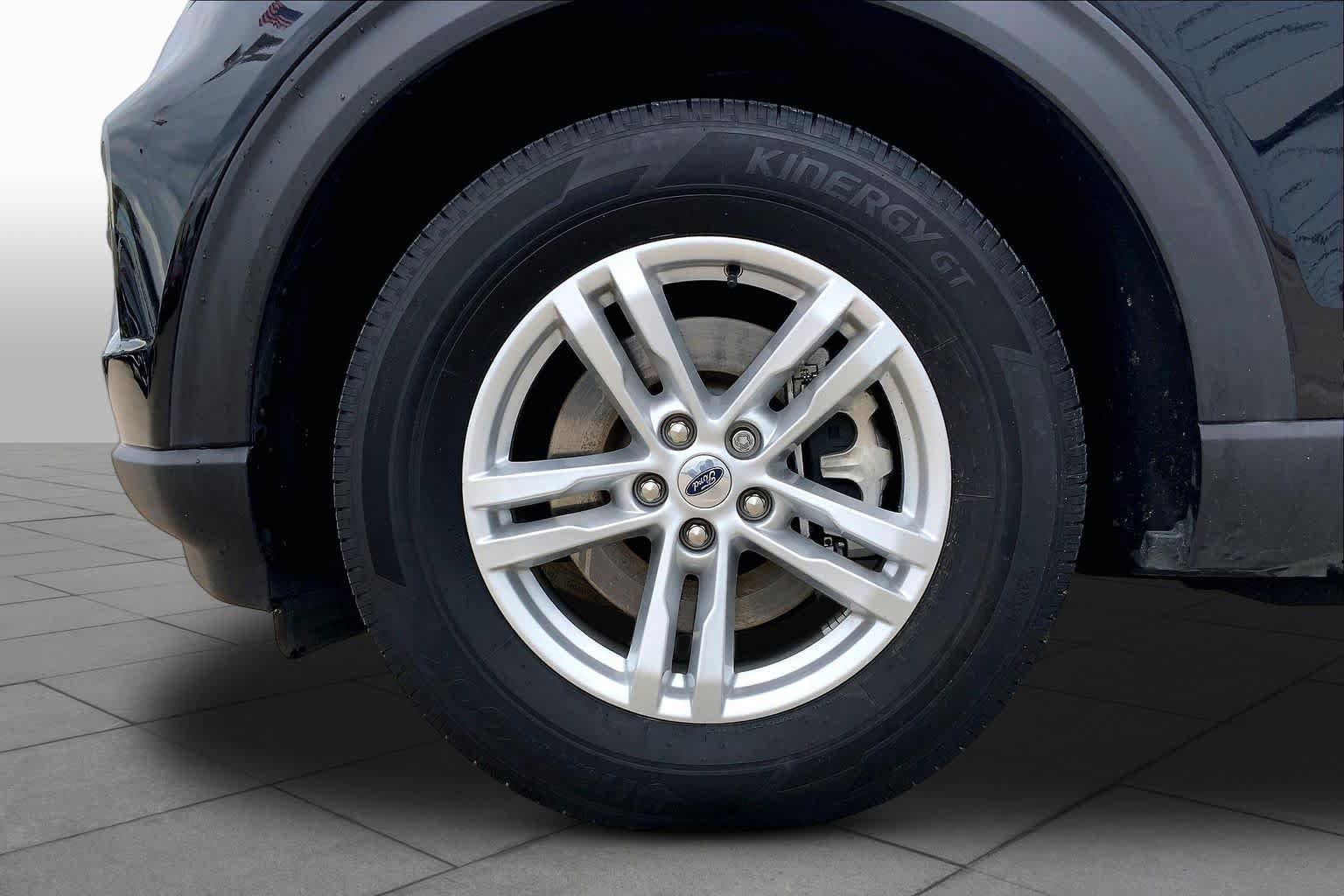 Certified 2024 Ford Explorer XLT RWD image 11