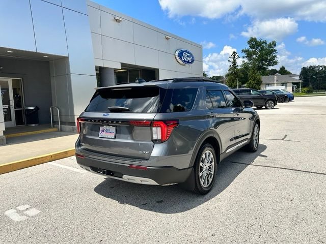 Certified 2025 Ford Explorer Active w/ Active Comfort Package AWD/4WD image 18