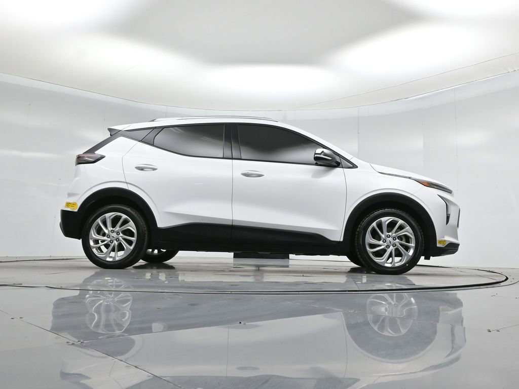 Used 2023 Chevrolet Bolt EUV LT w/ Driver Confidence Package image 7