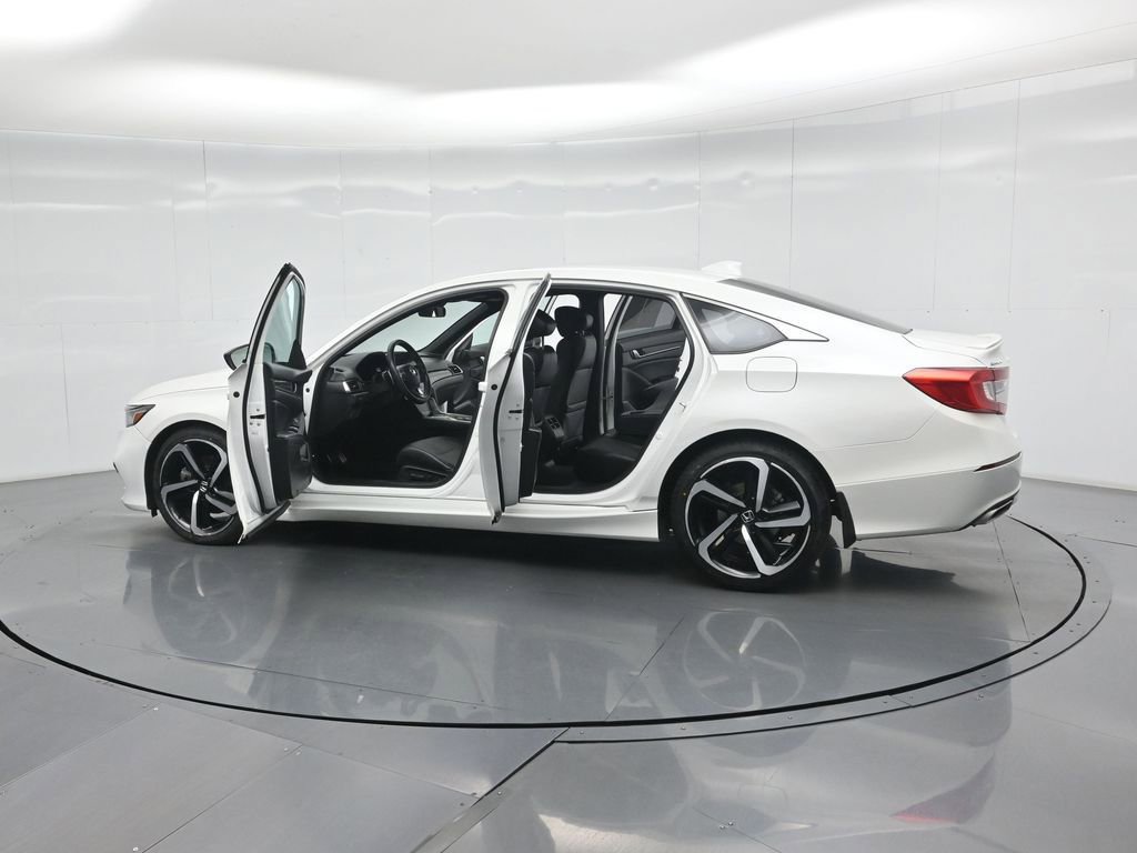 Used 2018 Honda Accord Sport image 32
