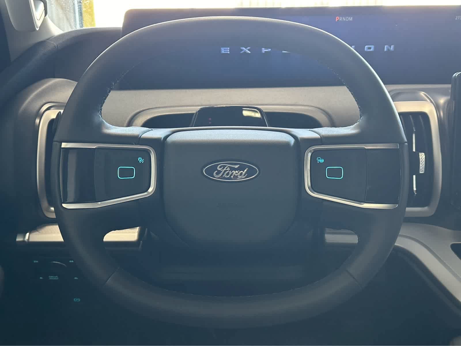 Certified 2025 Ford Expedition Active AWD/4WD image 4