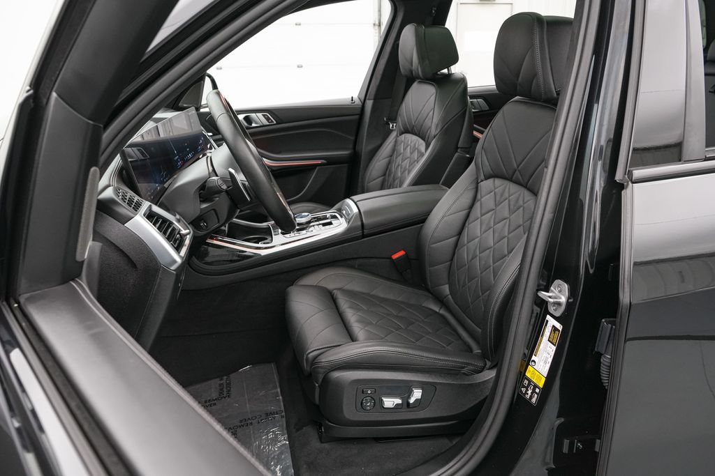 Used 2024 BMW X7 xDrive40i w/ M Sport Package AWD/4WD image 17