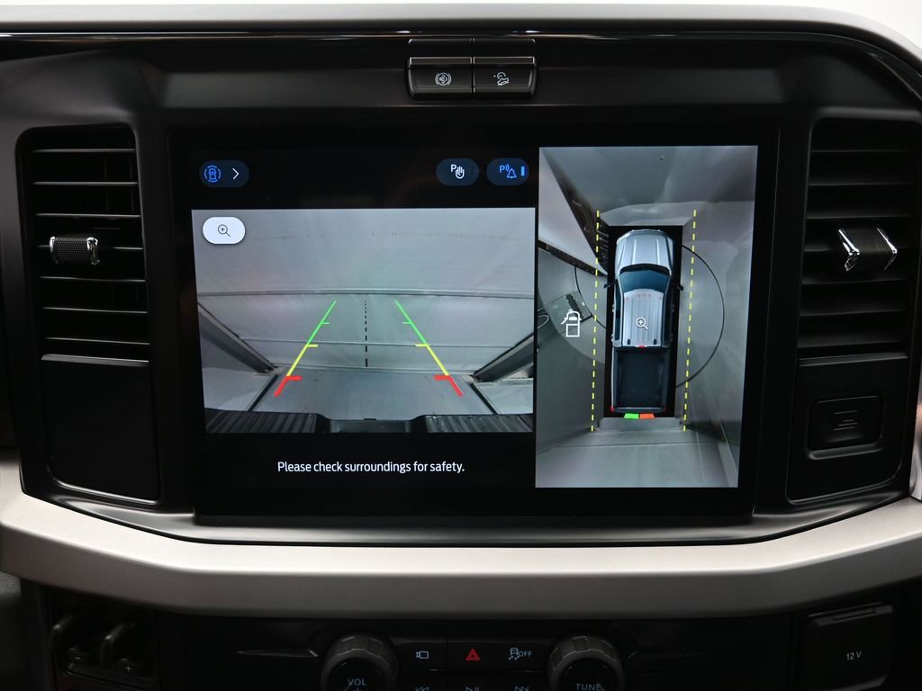 Certified 2025 Ford F250 XLT w/ Black Appearance Package image 3