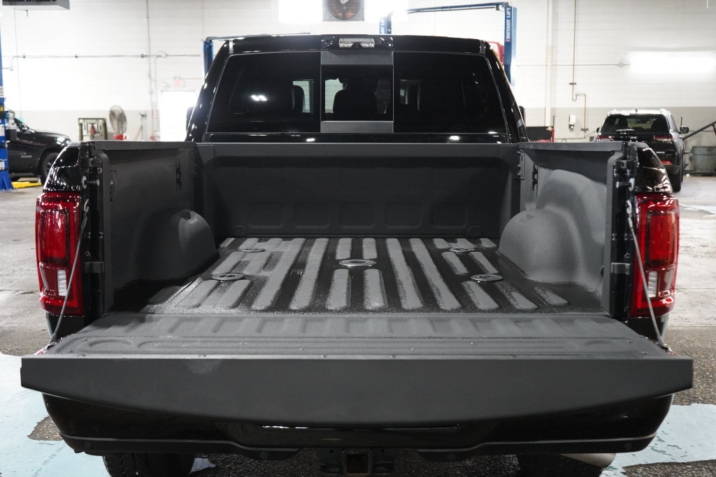 Used 2025 RAM 2500 Laramie AWD/4WD image 14