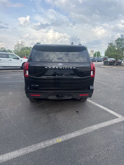 Certified 2025 Ford Expedition Active AWD/4WD image 7