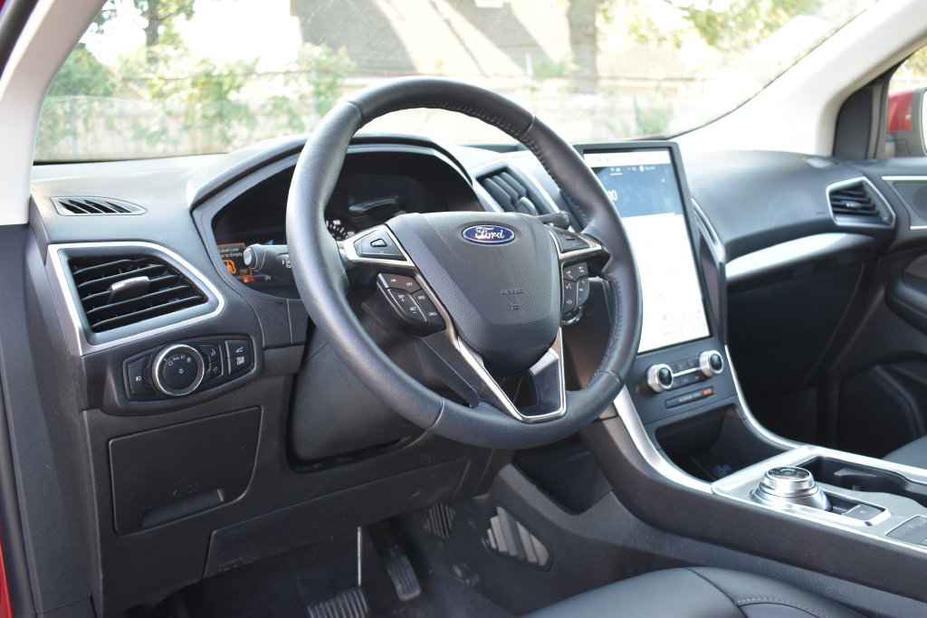 Certified 2024 Ford Edge SEL w/ Convenience Package AWD/4WD image 9
