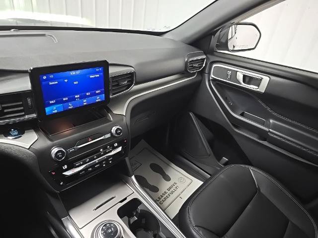 Certified 2020 Ford Explorer XLT w/ Equipment Group 202A AWD/4WD image 31