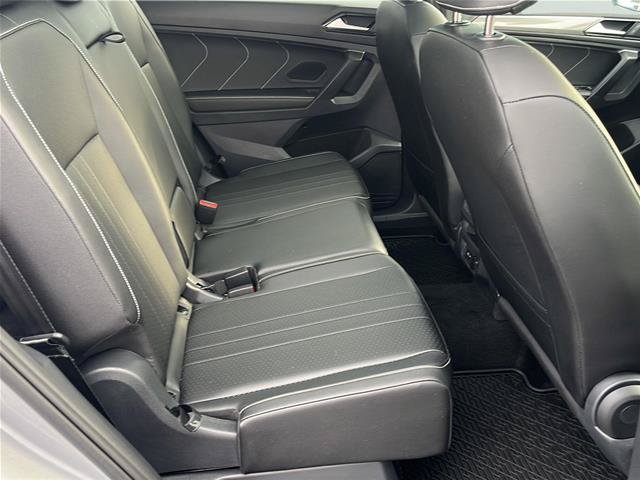 Used 2023 Volkswagen Tiguan SE R-Line FWD image 16