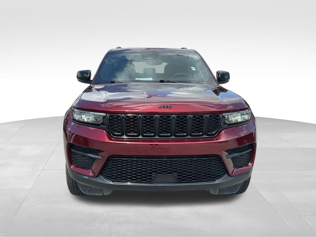 Used 2024 Jeep Grand Cherokee Altitude AWD/4WD image 14