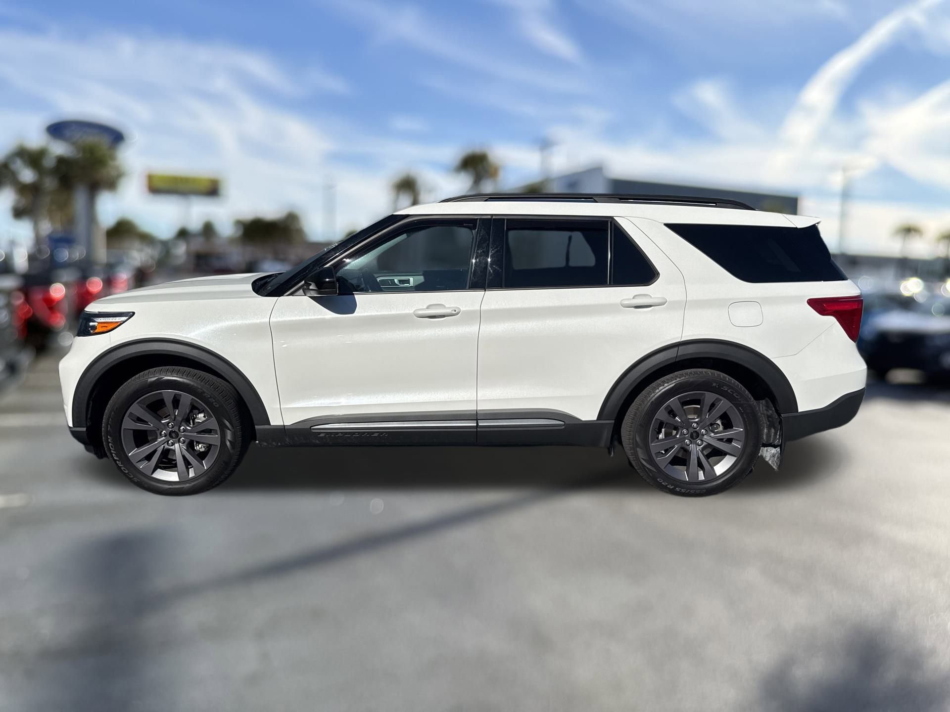 Certified 2023 Ford Explorer XLT w/ Equipment Group 202A image 9