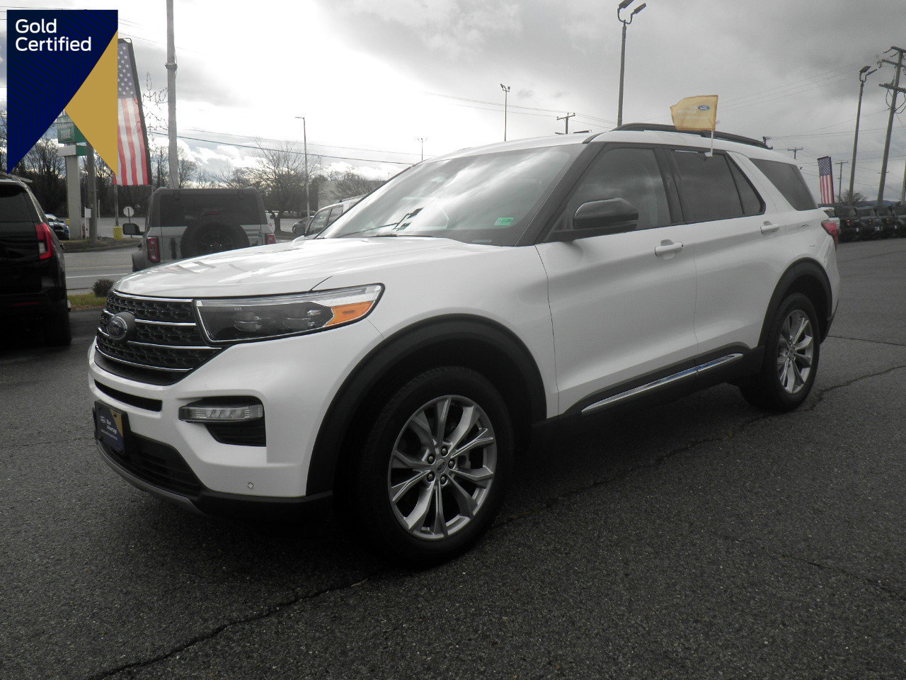 Certified 2024 Ford Explorer XLT w/ Equipment Group 202A image 1