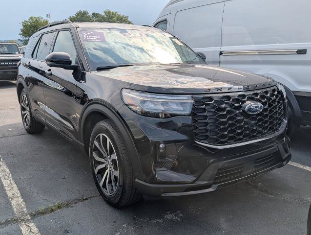Certified 2025 Ford Explorer ST-Line RWD image 5