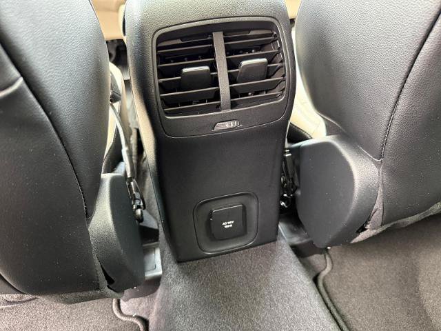 Certified 2020 Ford Escape Titanium w/ Titanium Premium Package 2.0 AWD/4WD image 17