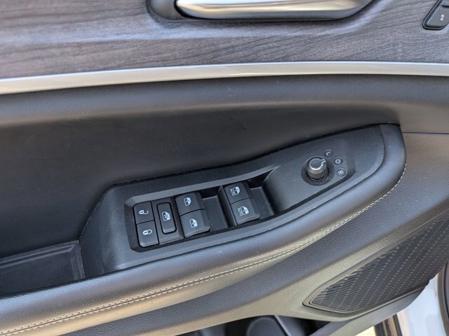 Used 2023 Jeep Grand Cherokee Limited w/ Luxury Tech Group II AWD/4WD image 14