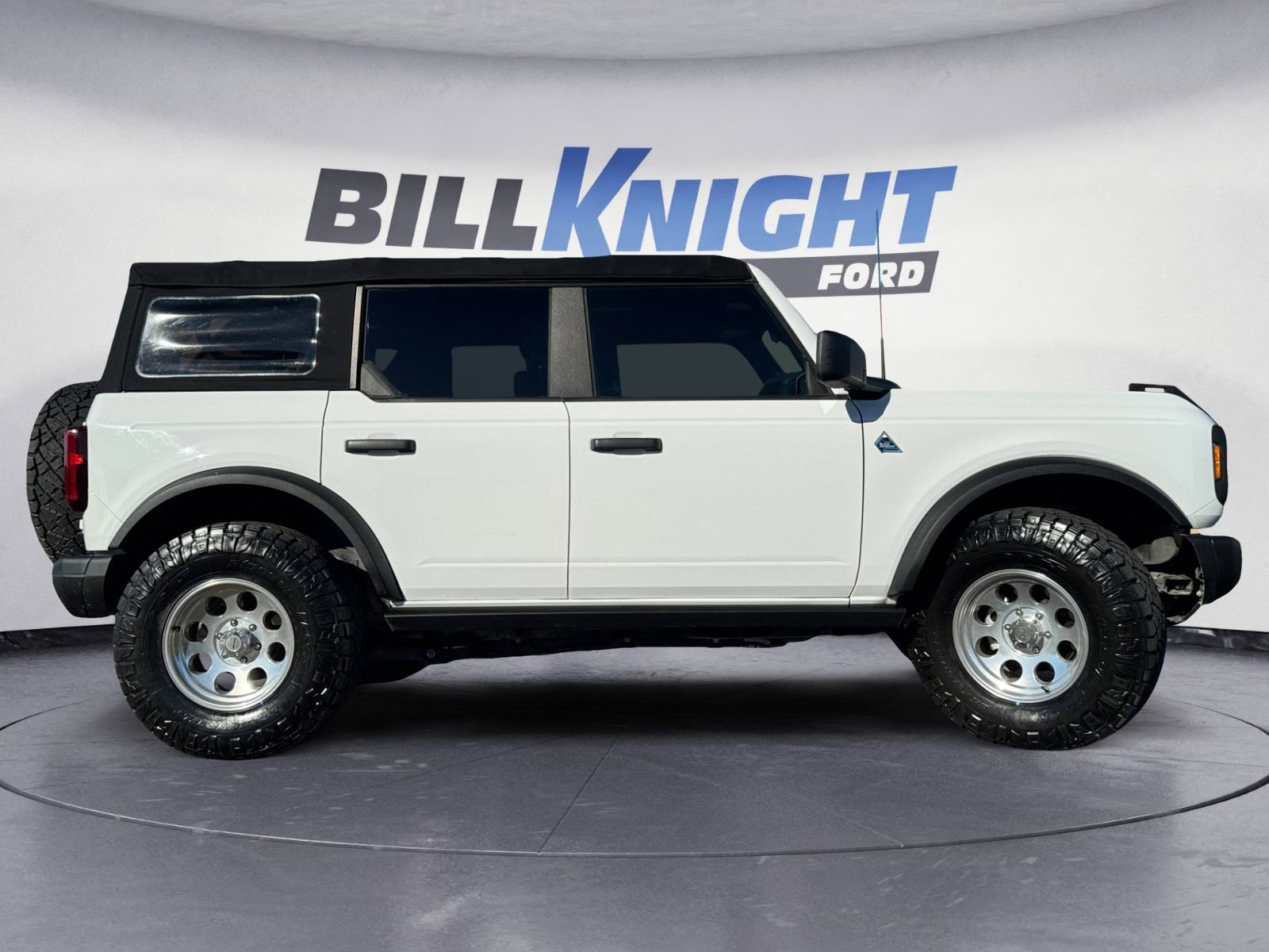 Certified 2022 Ford Bronco Black Diamond image 6