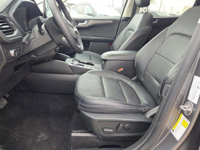 Certified 2022 Ford Escape Titanium w/ Class II Trailer Tow Package image 21