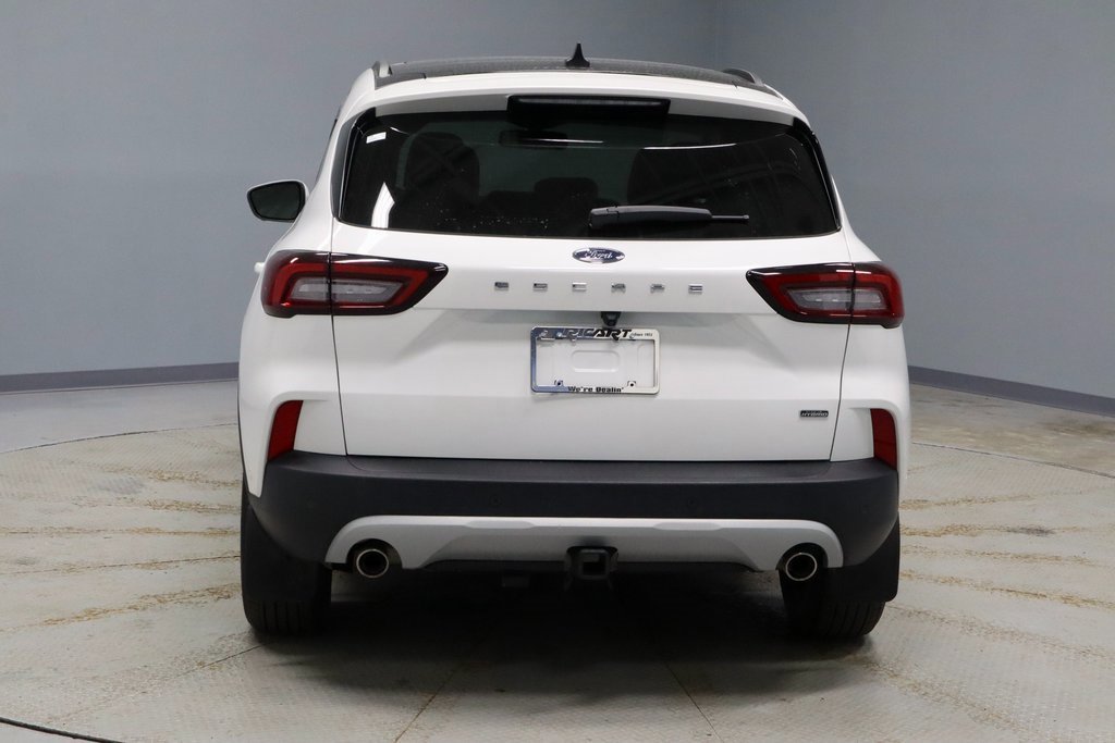 Certified 2024 Ford Escape SE w/ PHEV Premium Package image 4