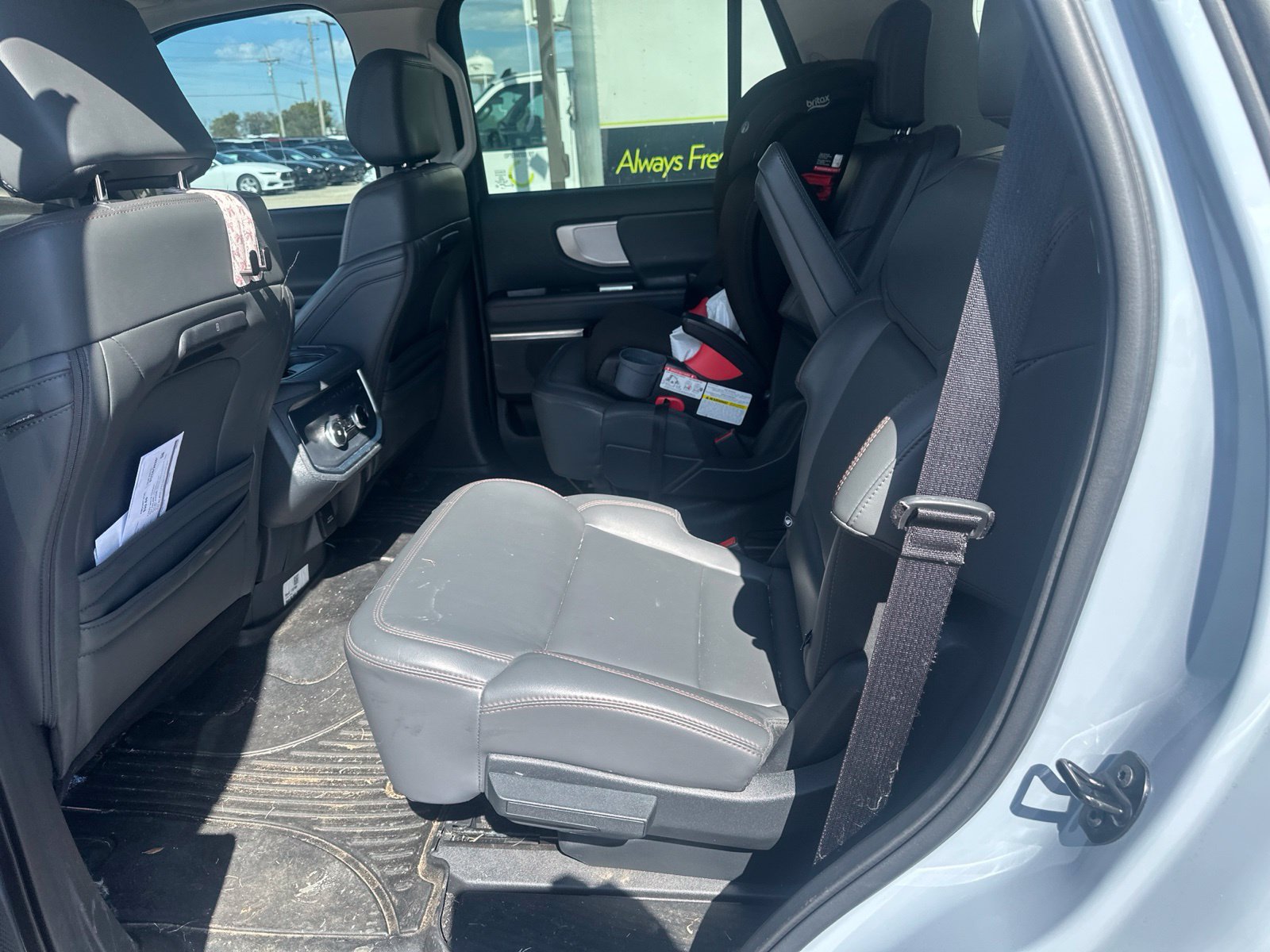 Certified 2025 Ford Expedition Active RWD image 7