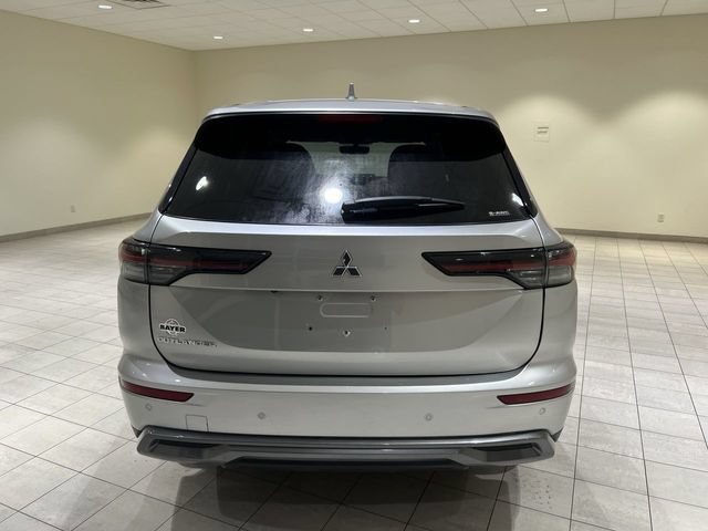 Used 2025 Mitsubishi Outlander AWD image 4