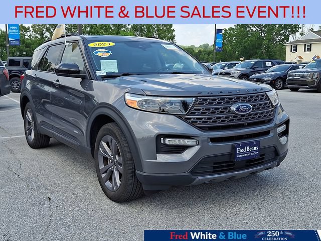 Certified 2023 Ford Explorer XLT w/ Equipment Group 202A AWD/4WD image 3