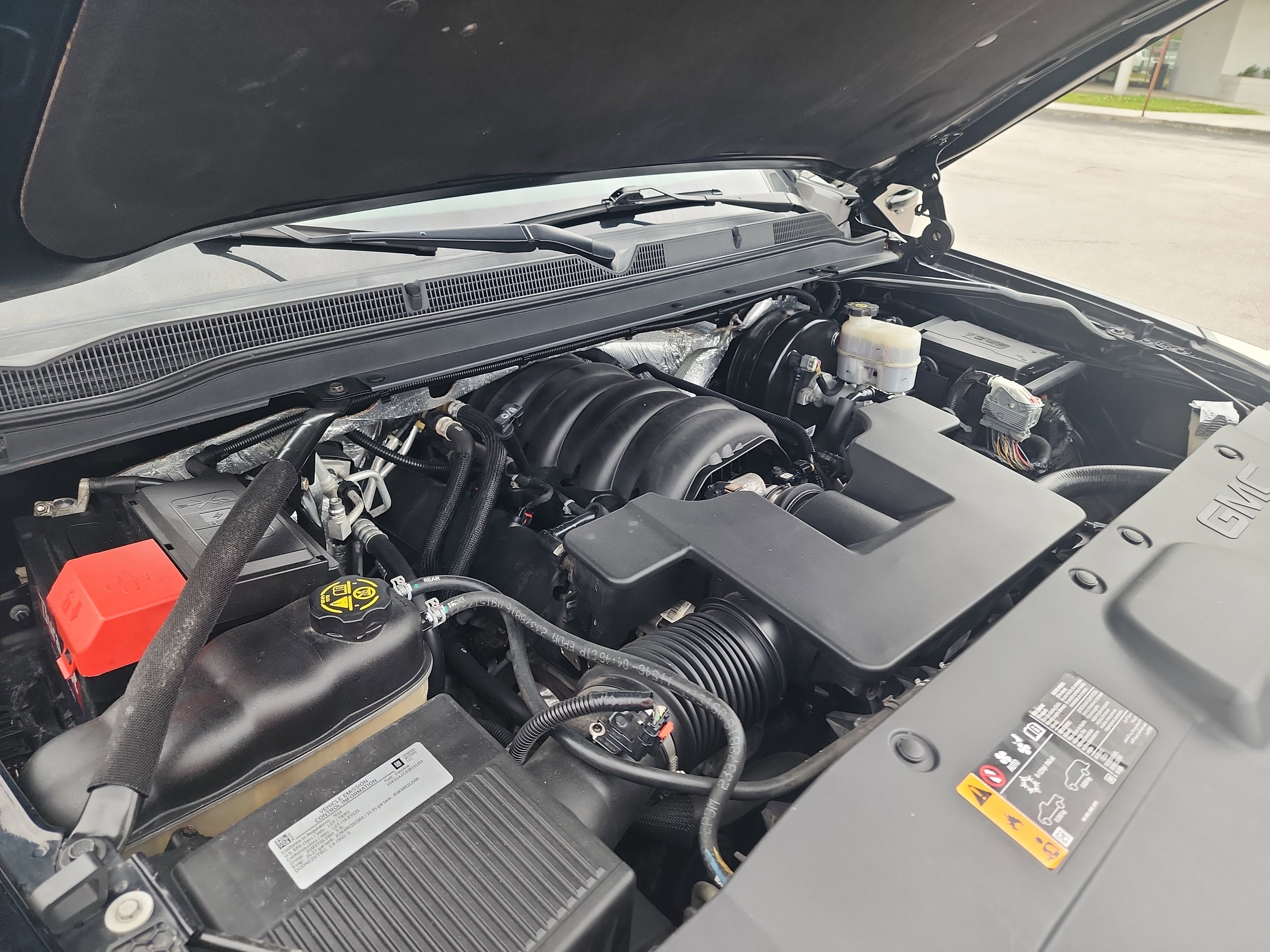 Used 2018 GMC Yukon SLE RWD image 13