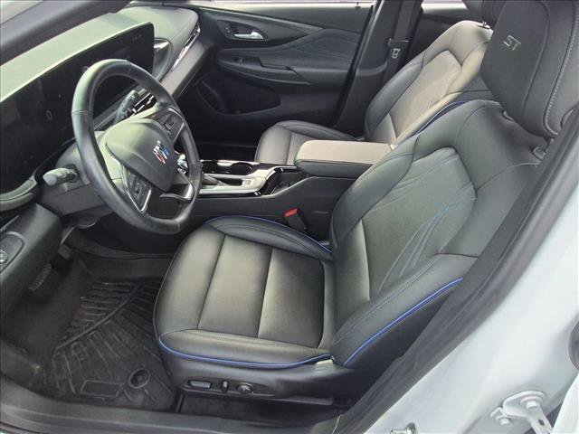 Used 2025 Buick Envista Sport Touring w/ Convenience I Package FWD image 16