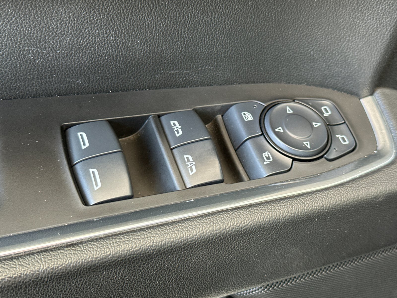 Used 2025 GMC Sierra 1500 SLT AWD/4WD image 11