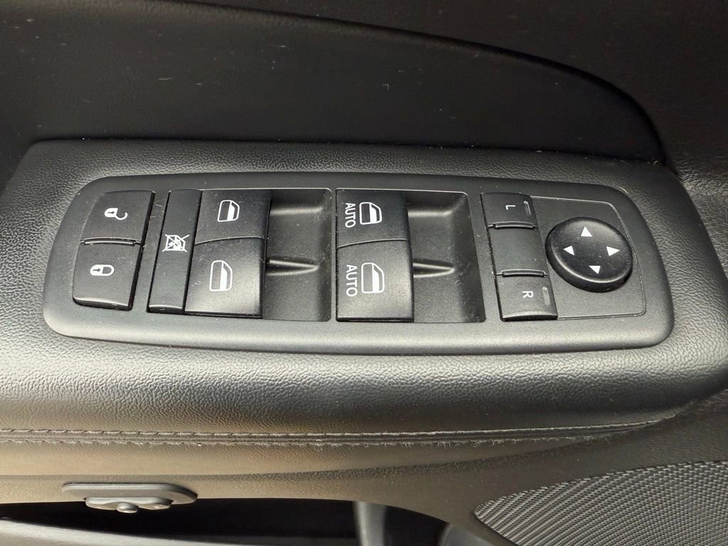 Used 2019 Jeep Grand Cherokee Limited image 20