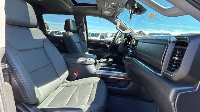 Used 2024 Chevrolet Silverado 1500 LT Trail Boss w/ Convenience Package II image 11