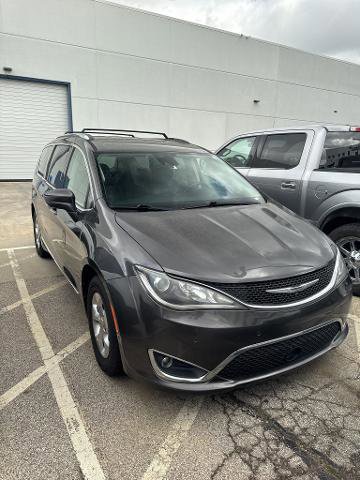 Used 2017 Chrysler Pacifica Touring-L Plus w/ Advanced Safetytec Group image 4