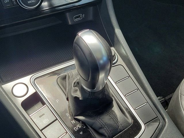 Used 2019 Volkswagen Jetta SE w/ Cold Weather Package FWD image 26