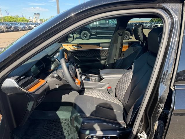 Used 2024 Jeep Grand Cherokee L Summit AWD/4WD image 14