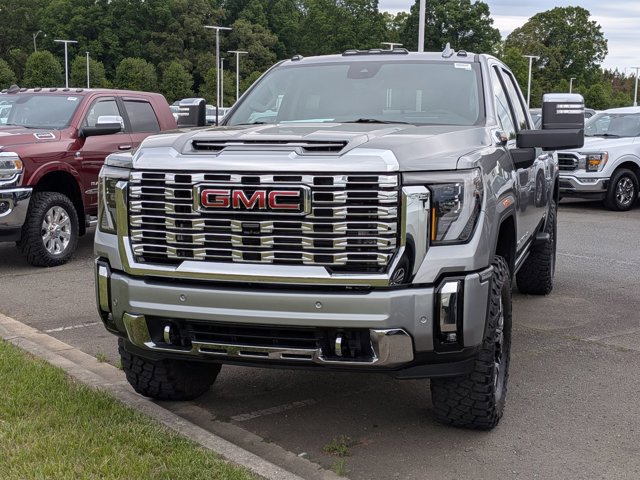 Used 2025 GMC Sierra 2500 Denali w/ Technology Package AWD/4WD image 8