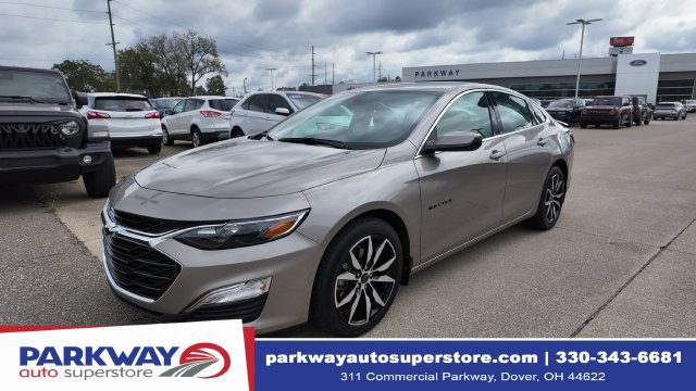 Used 2025 Chevrolet Malibu RS FWD image 3
