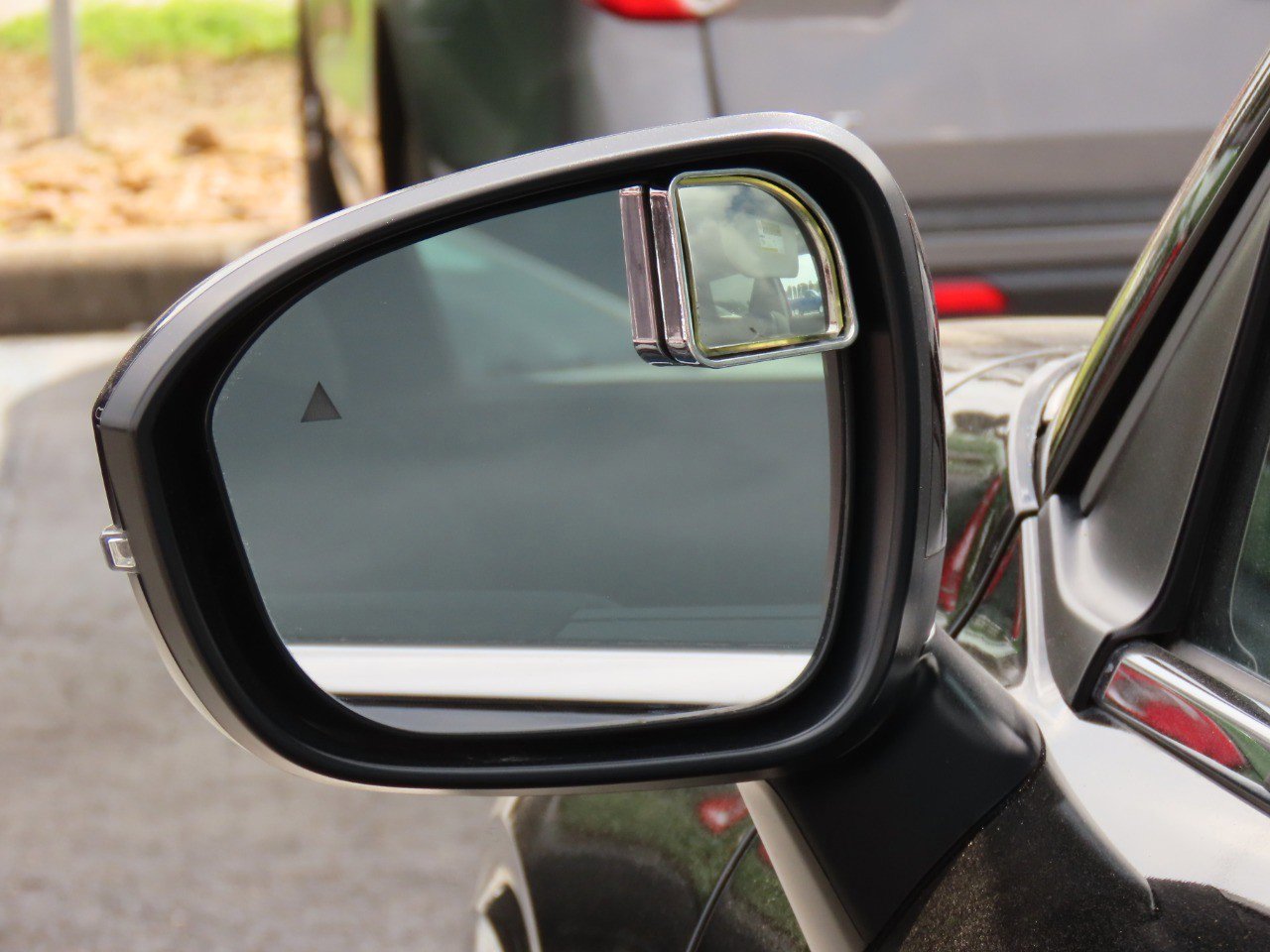 Used 2024 Mitsubishi Outlander ES image 18