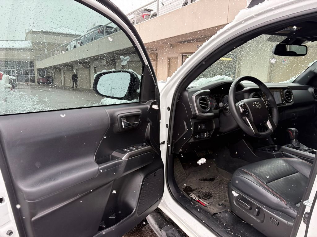 Used 2021 Toyota Tacoma TRD Pro AWD/4WD image 15