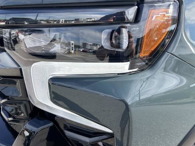 Used 2025 Chevrolet Silverado 1500 ZR2 w/ Technology Package AWD/4WD image 10