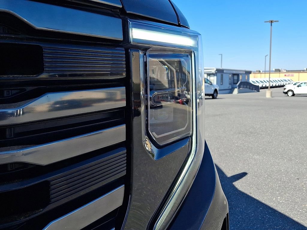 Used 2023 GMC Sierra 1500 AT4 w/ AT4 Premium Package image 9