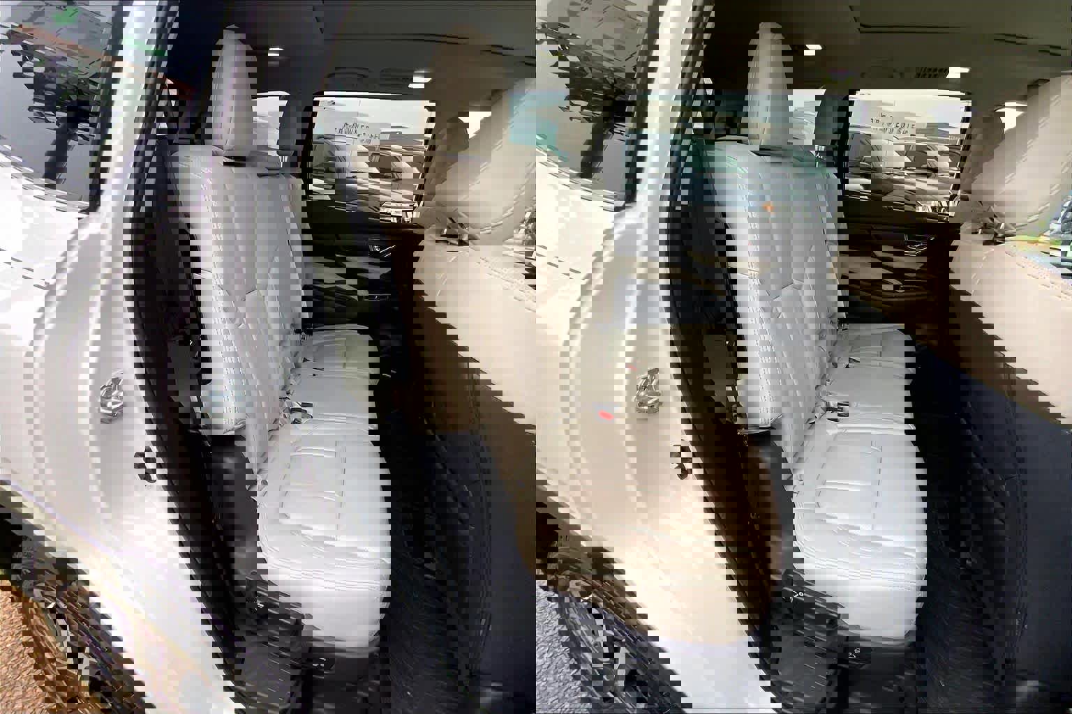 Used 2023 Subaru Ascent Limited w/ Technology Package image 17