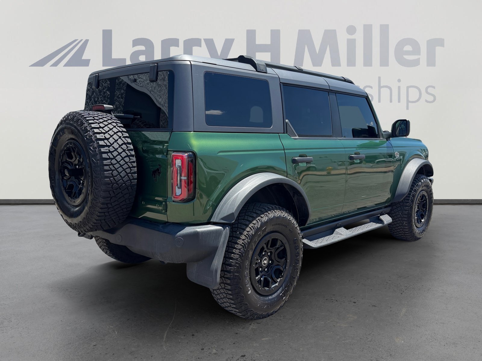 Certified 2023 Ford Bronco Wildtrak AWD/4WD image 5