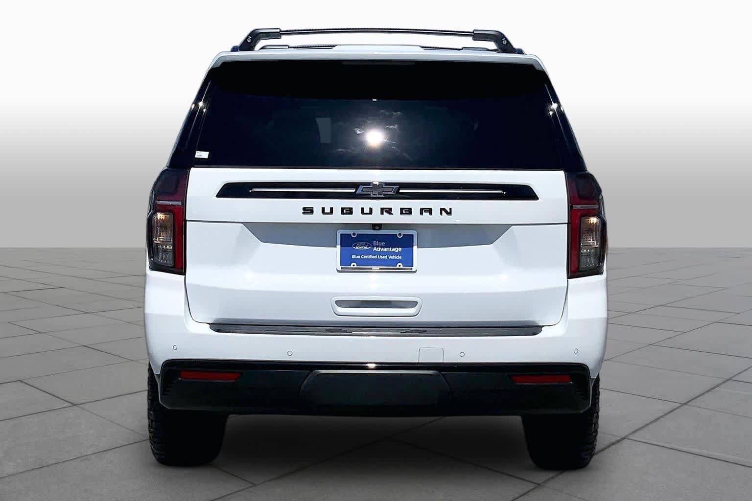 Used 2023 Chevrolet Suburban Z71 w/ Luxury Package AWD/4WD image 5